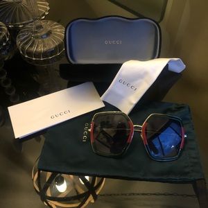 Gucci oversized sunnies